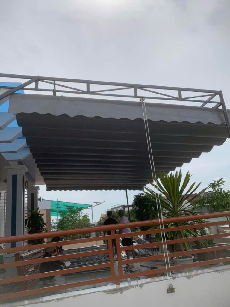 giá mái che cố định